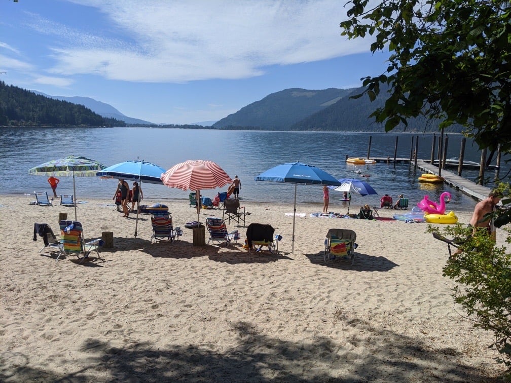beach-Mara_Lake beach-Mara_Lake
