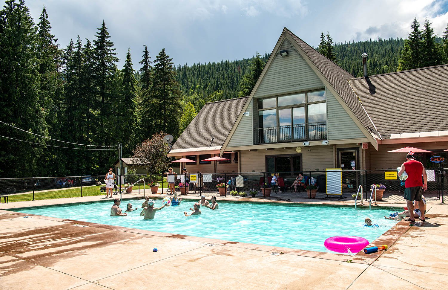 pool-Sicamous_(57)